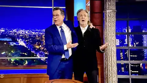 Stephen Colbert y Paul mcCartney en 'The Late Show' | Paramount