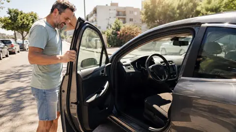 Antes de subir al coche, airearlo para que baje la temperatura interior