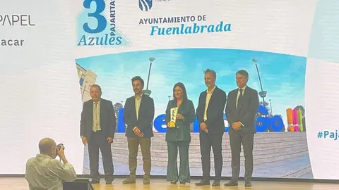 La concejala Soledad Mart&iacute;n recoge el Premio | Ayto. de Fuenlabrada