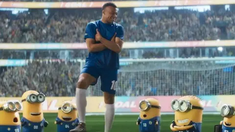 Mbapp&eacute; acompa&ntilde;ando a los Minions en la nueva promo de 'MINIONS & MONSTERS' | Illumination
