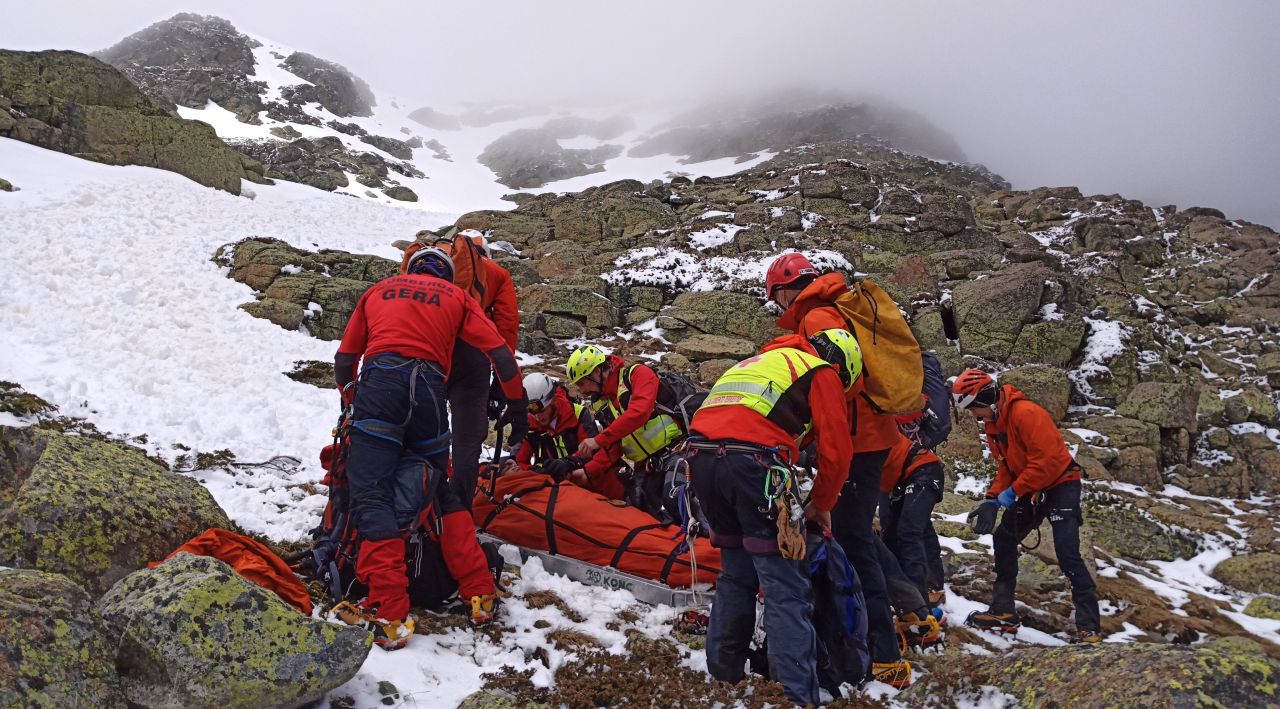 El grupo GERA en una intervención de montaña