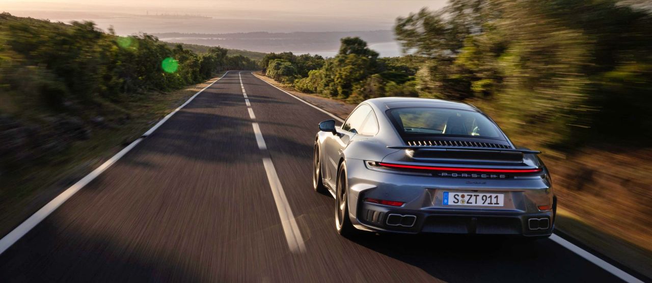 El Porsche 911 TURBO S en carretera